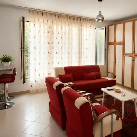 3 Min From The Appartement Golem (Tirana)